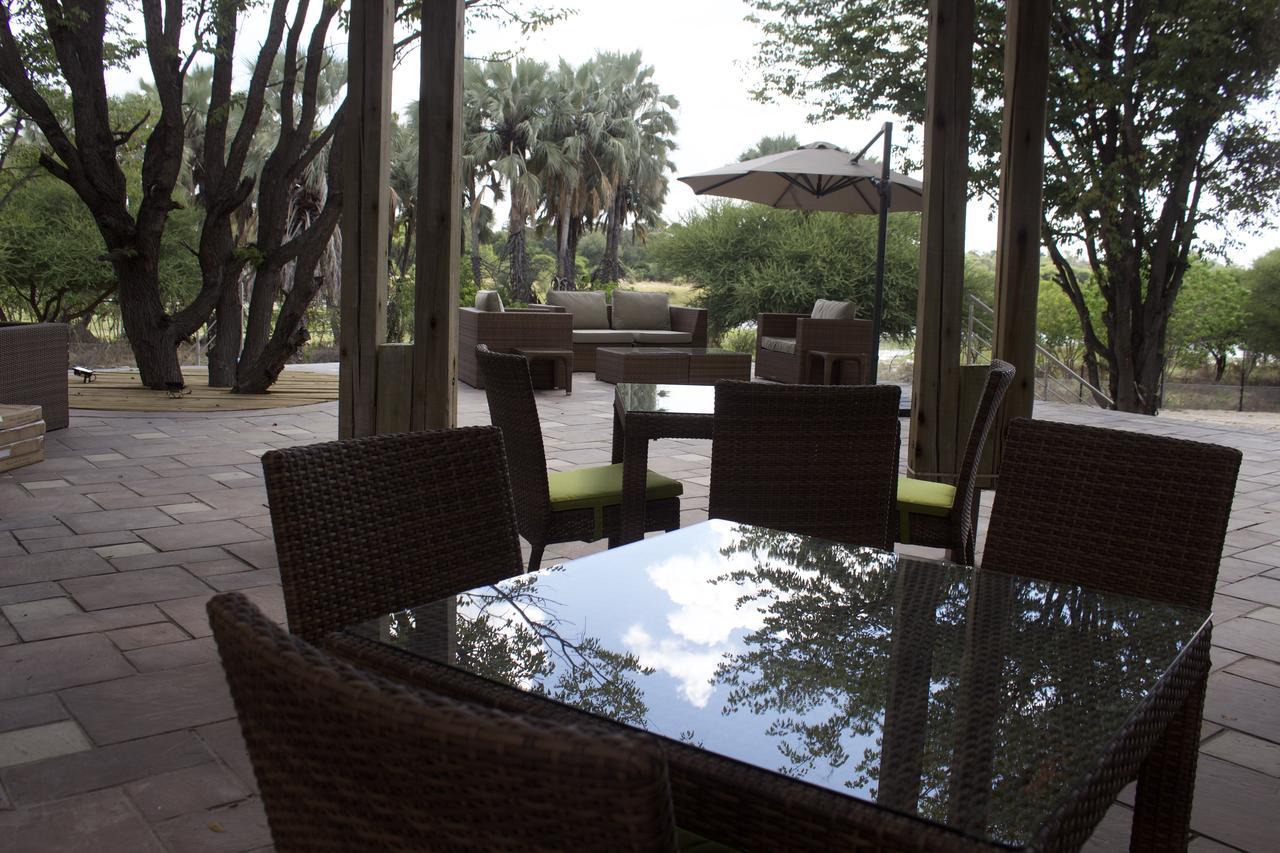 Cresta Maun Hotel Exteriör bild
