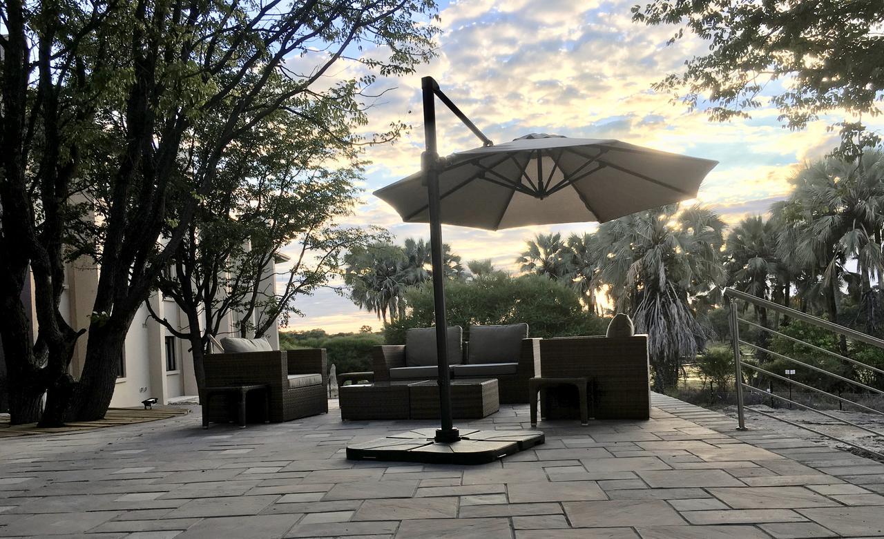 Cresta Maun Hotel Exteriör bild