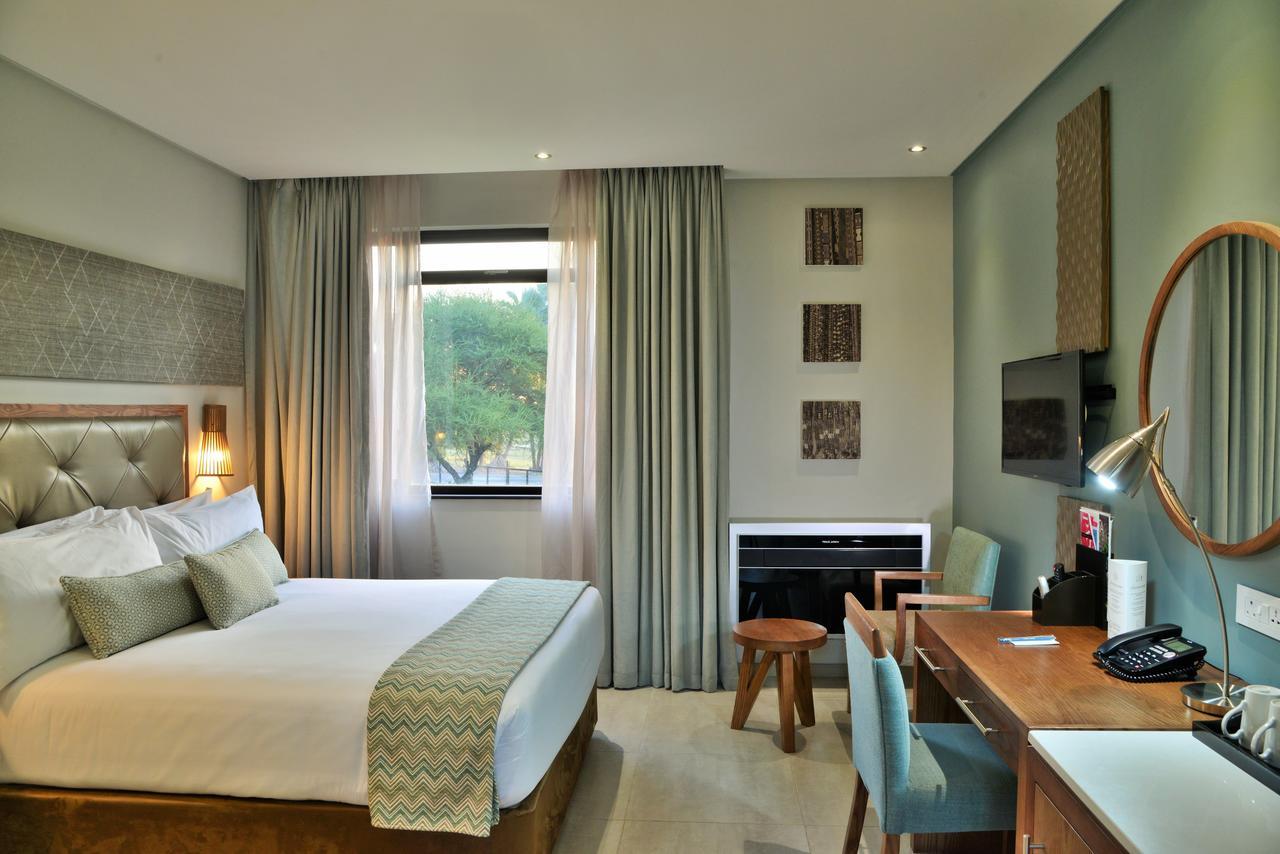Cresta Maun Hotel Exteriör bild