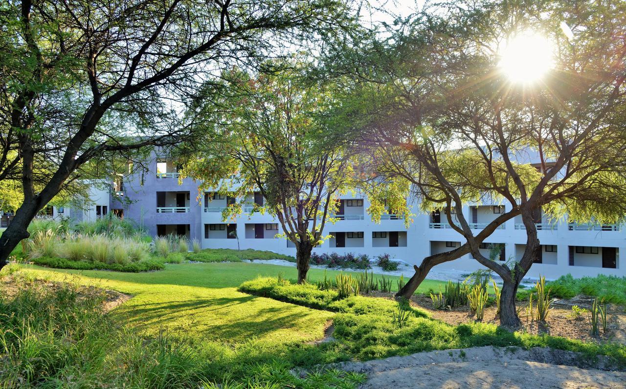 Cresta Maun Hotel Exteriör bild